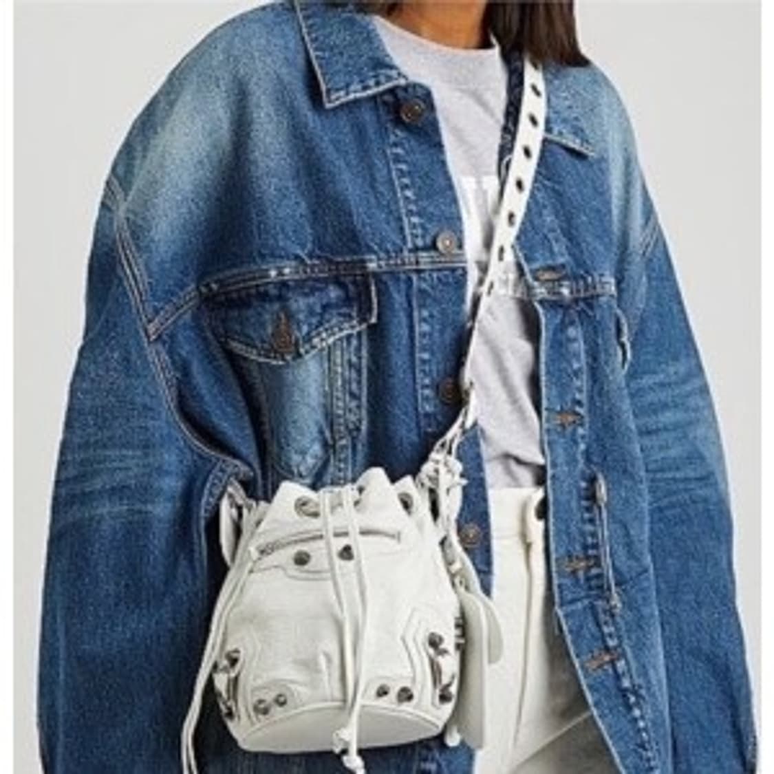 정품 발렌시아가 르카골 버킷백 xs 화이트 상품이미지3