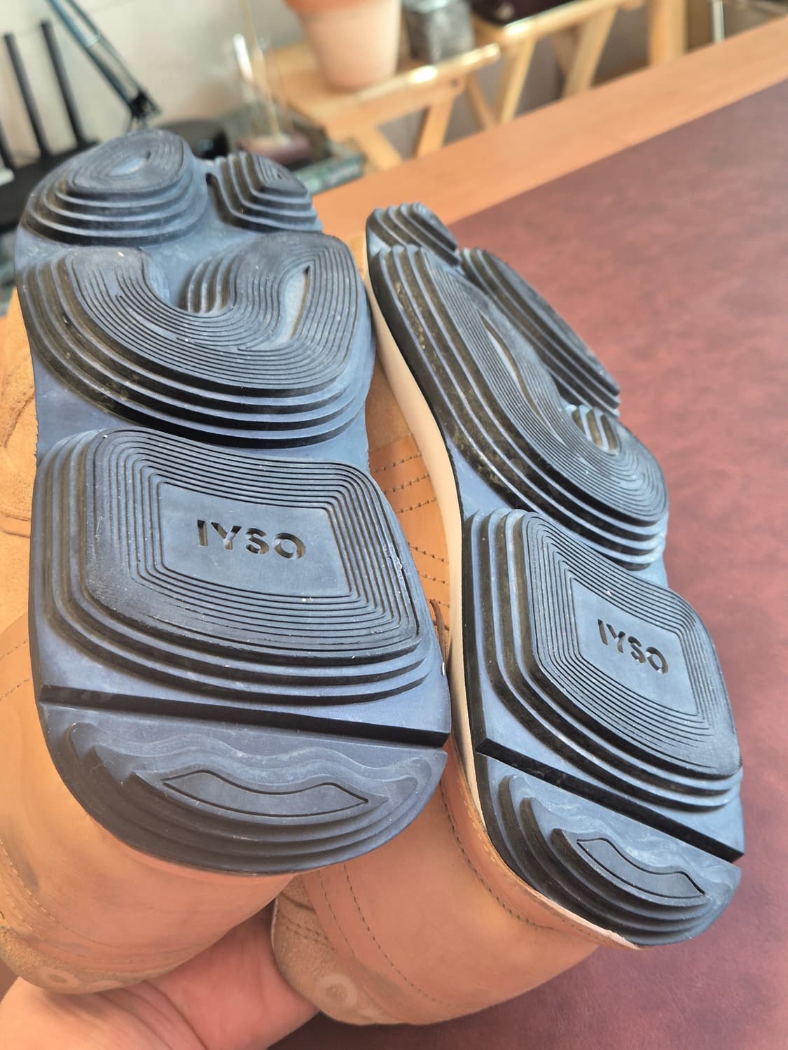 이소(IYSO) 270/EU42 남자스니커즈  상품이미지6