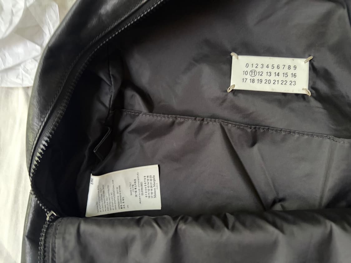 메종 마르지엘라 스티치 레더 백팩 블랙 가방 Maison Margiela 상품이미지4