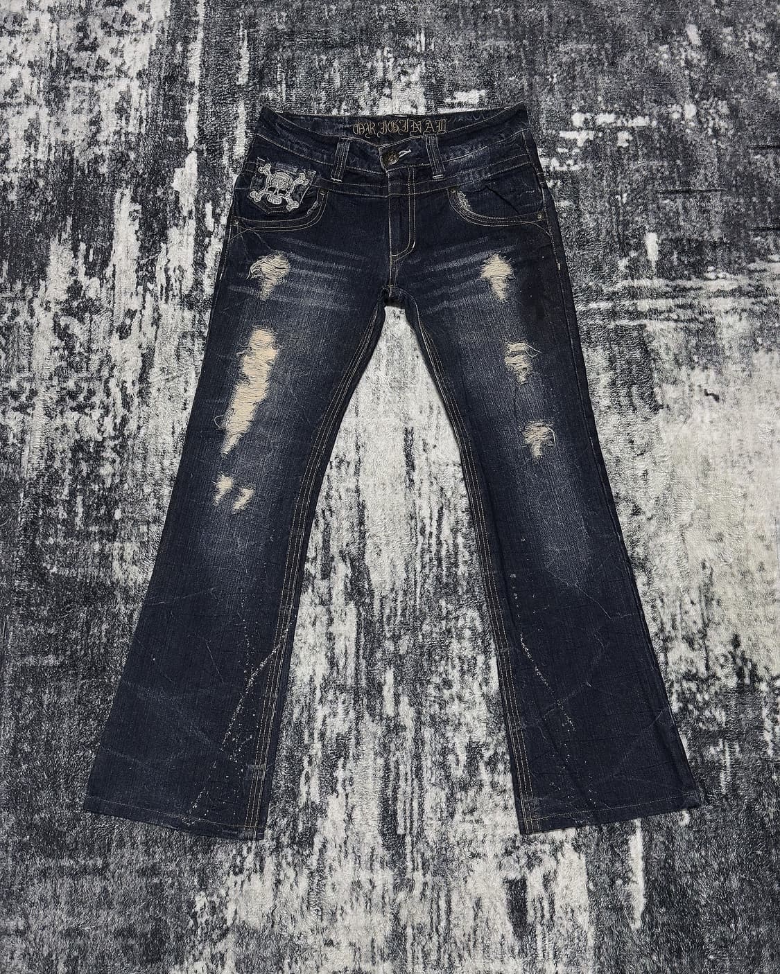 {UNKNOWN} Skull Patch Flare Jeans 상품이미지1