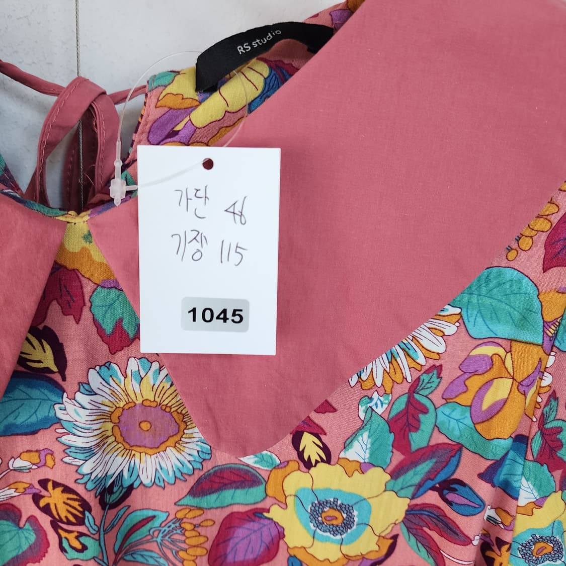 RS 스튜디오 플라워 패턴 핑크 빅카라 롱 원피스 상품이미지7