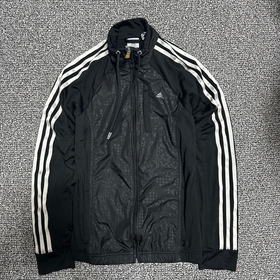 (85) 아디다스 삼선 블랙 패턴 바람막이 트레이닝 자켓 상품이미지1