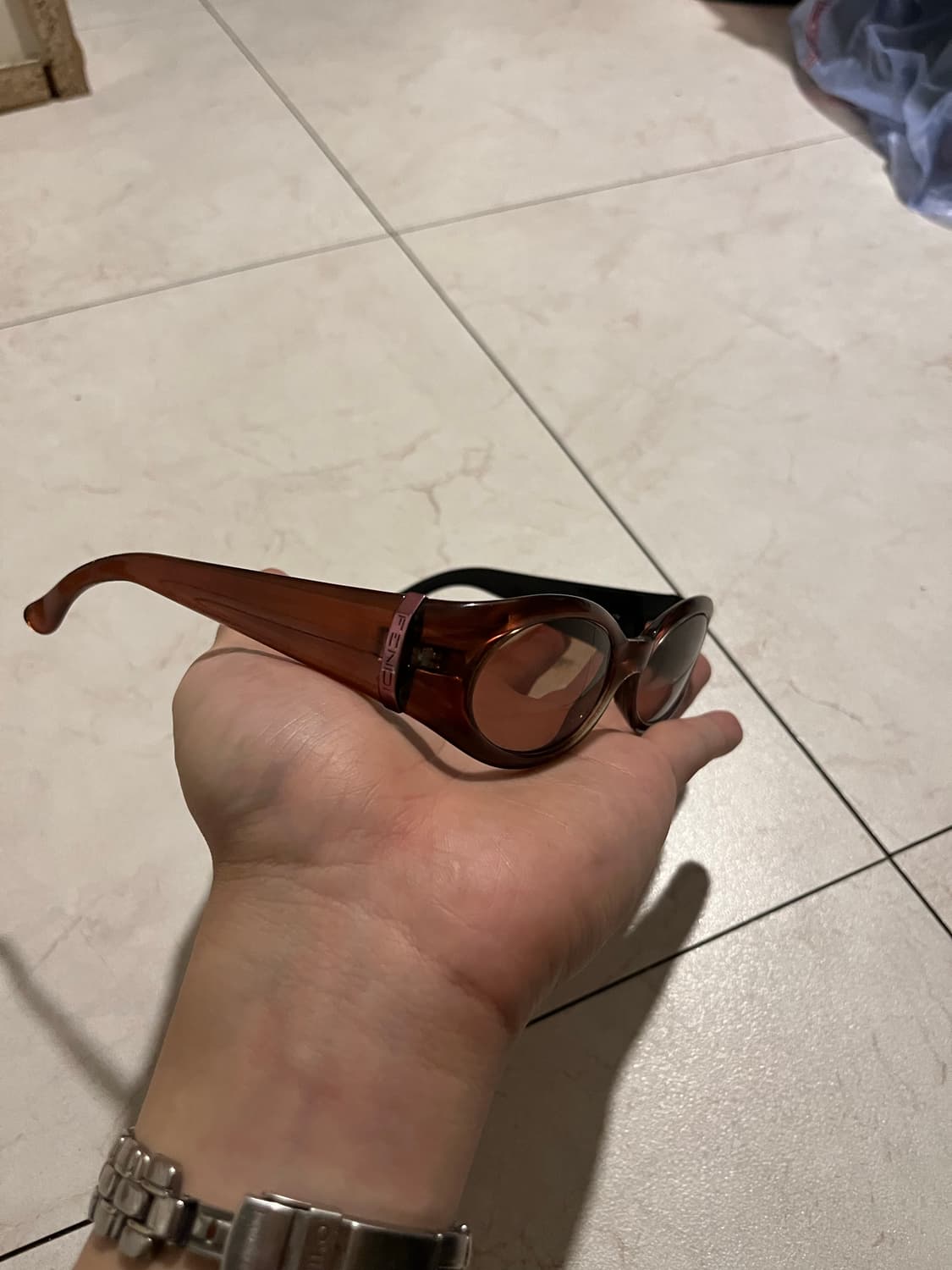 Fendi 틴트 볼드 선글라스 상품이미지2