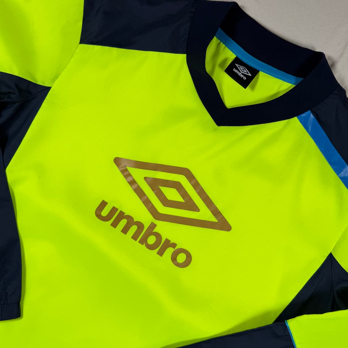 엄브로 바람막이 웜업 피스테 상품이미지2