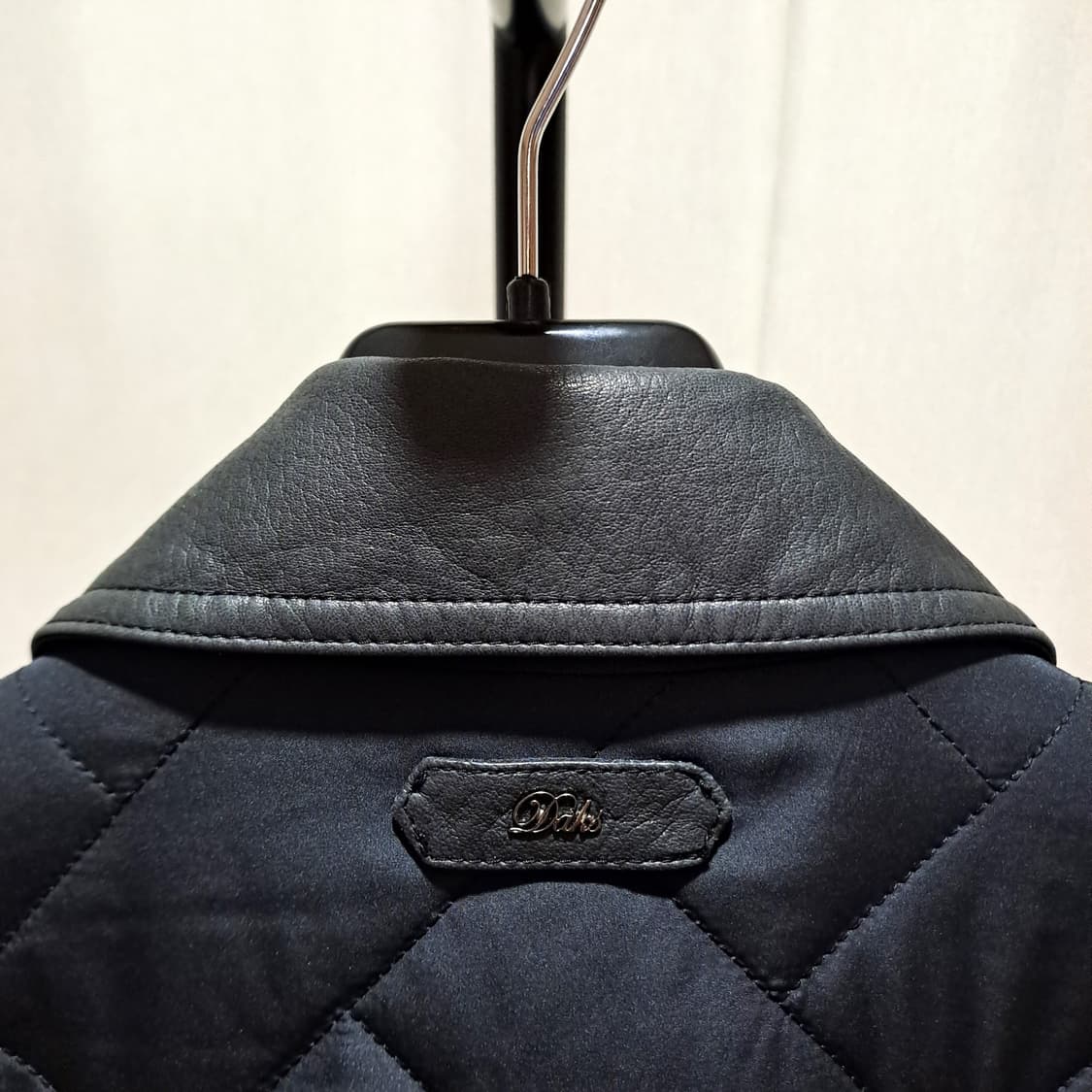 (택포) 23FW 닥스 가죽카라 퀼팅 사파리 100 B8 상품이미지6