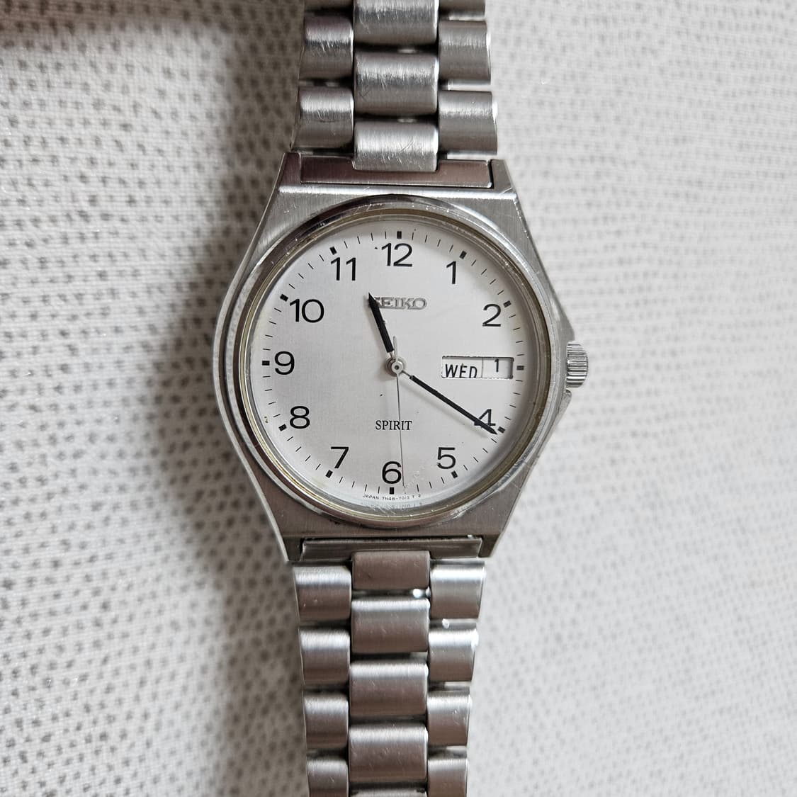 세이코 스피릿 데이데이트 쿼츠 시계 상품이미지1