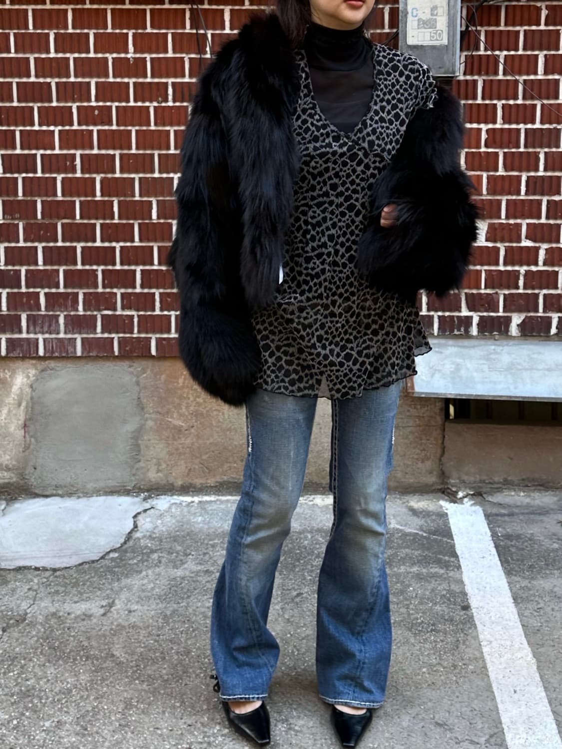 폭스 퍼 자켓 시스루 목폴라 시스루 블라우스 트루조이스퍼티 팬츠 코디 상품이미지1