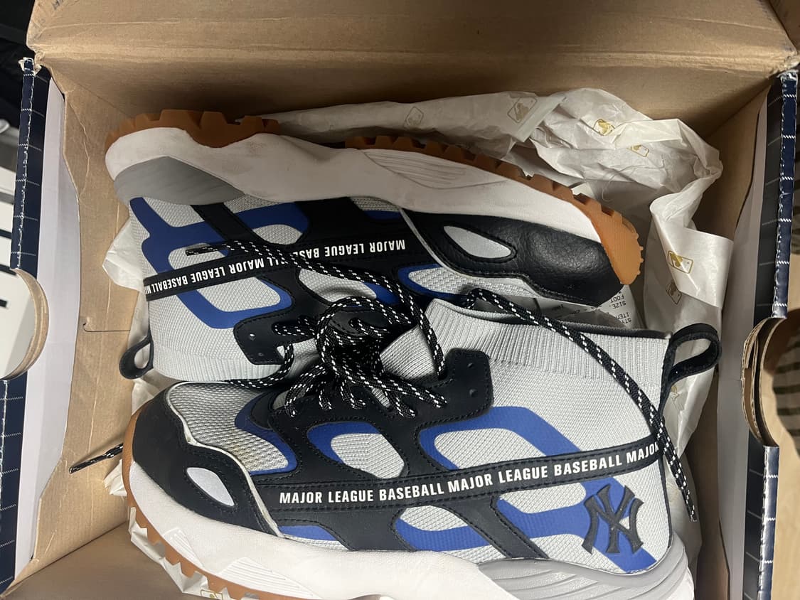 MLB 뉴욕양키즈 마리포사 남성운동화260 상품이미지1