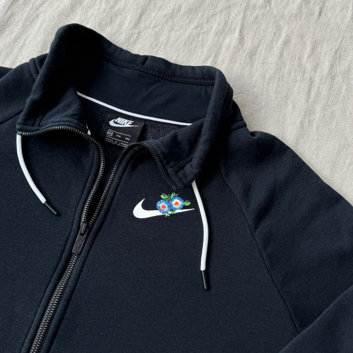 나이키 해외판 플라워 반집업 맨투맨 XXL 상품이미지3