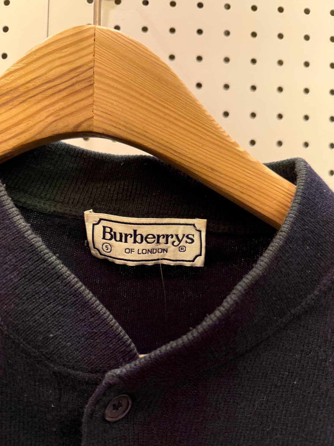 버버리 헨리넥 니트 네이비 U1221 상품이미지5