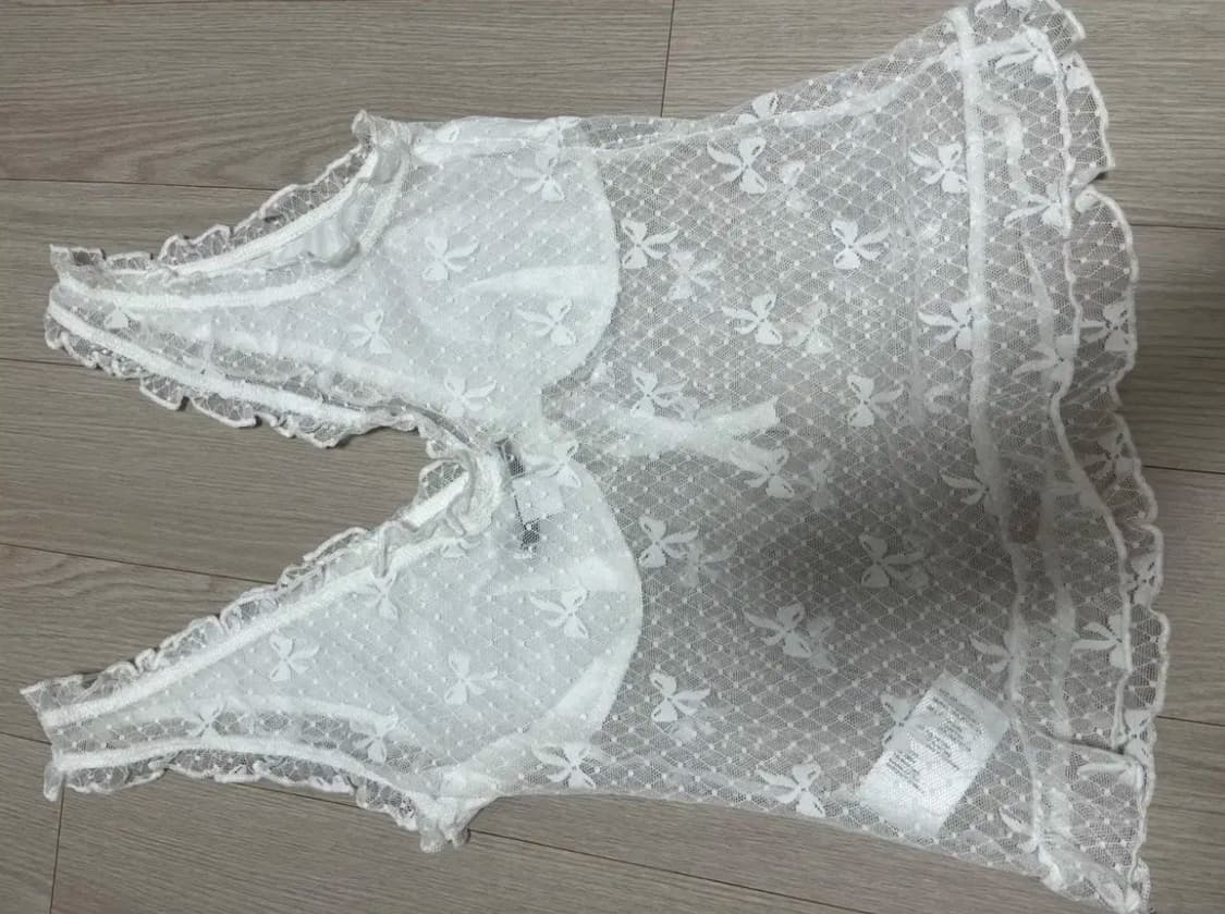 어반아웃피터스 화이트 리본 레이스 탑 상품이미지2
