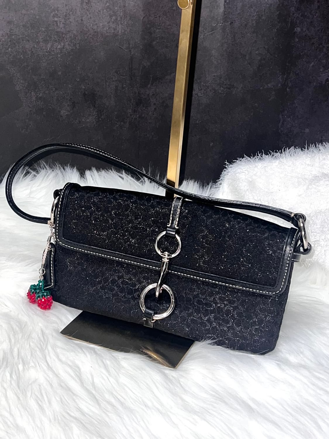 90s coach 시그니처 블랙 쉬머 캔버스 실버 하드웨어 숄더백 상품이미지1