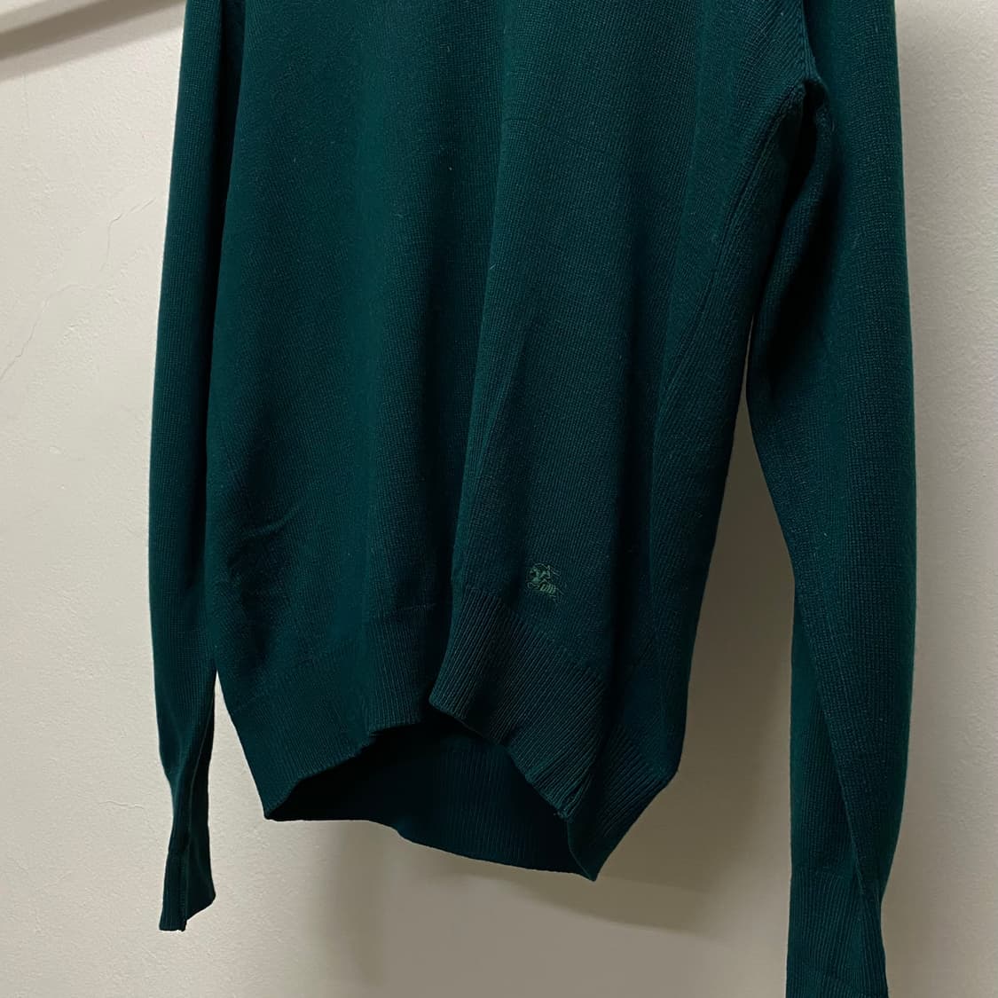 Burberry Cashmere V-Neck Knit 상품이미지4
