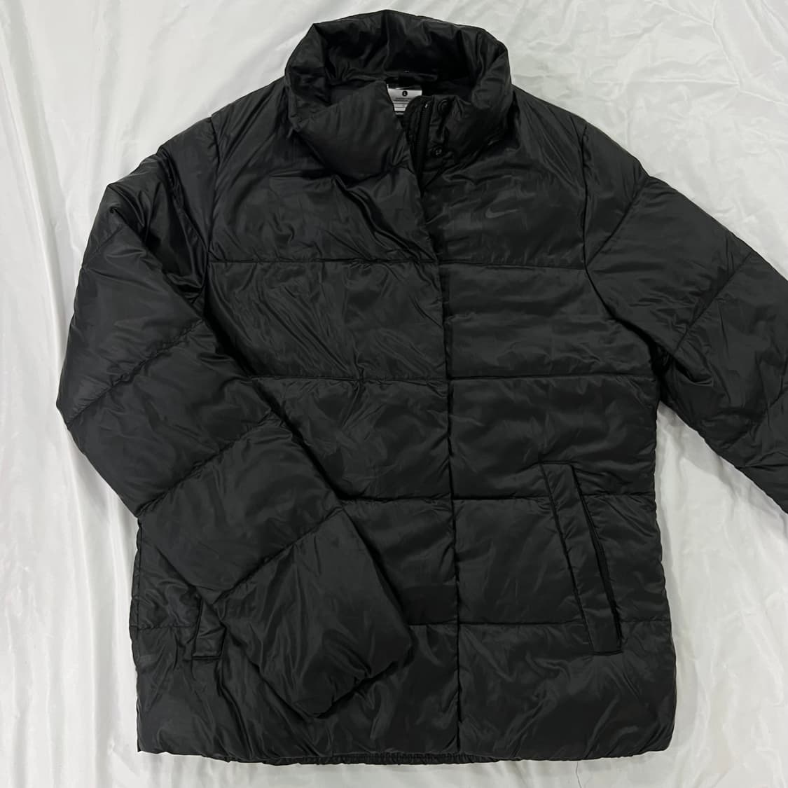 나이키 550 블랙 그레이 스우시 덕다운 패딩점퍼 WOMAN L 상품이미지1