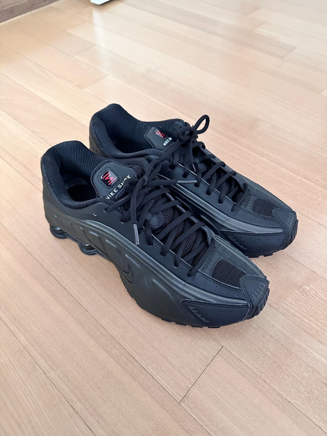 나이키 샥스 r4 블랙 브라이튼 크림슨 285 상품이미지1