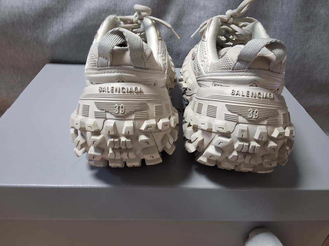 [새상품급] 발렌시아가 디펜더 스니커즈 39 상품이미지6