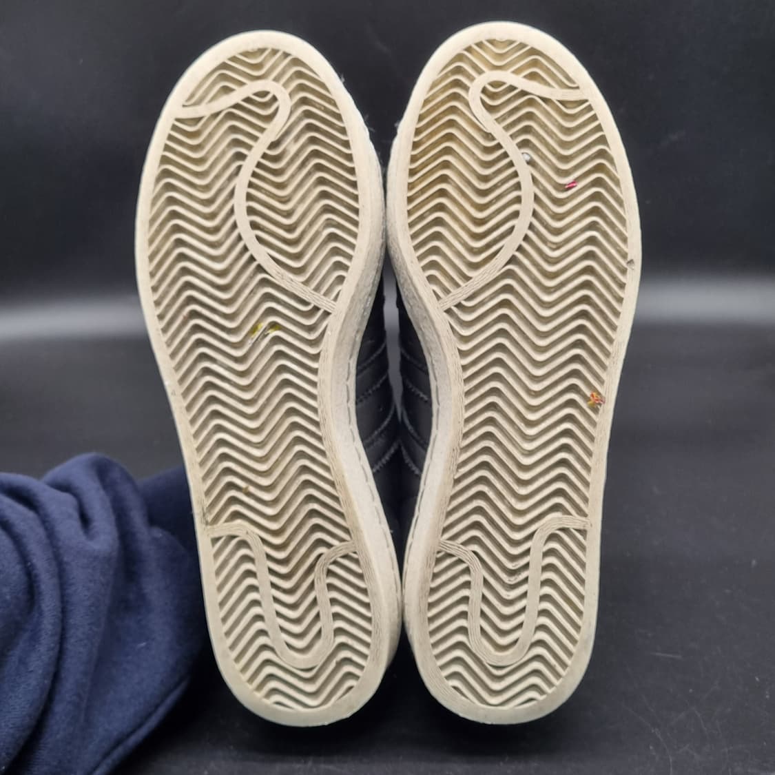 아디다스 슈퍼스타 82 블랙 스니커즈255 상품이미지3