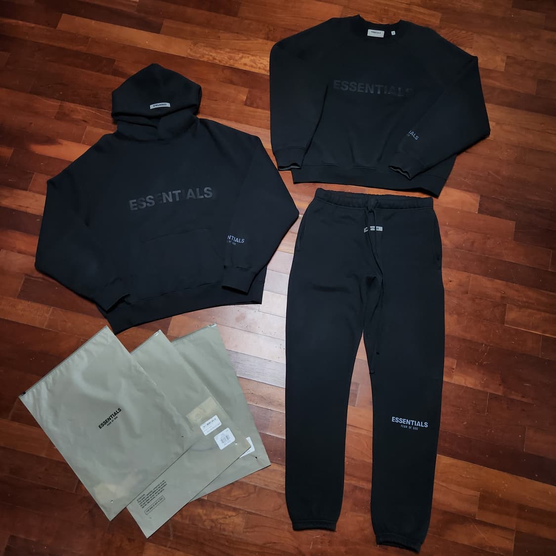 피어오브갓 에센셜 3D 실리콘 후드 크루넥 맨투맨 스웨트팬츠 3종 셋업 상품이미지1