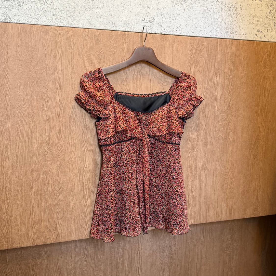 빈티지 블라우스 퍼프 슬리브 플라워 패턴 리본 타이 스트랩 디테일 오렌지 상품이미지5