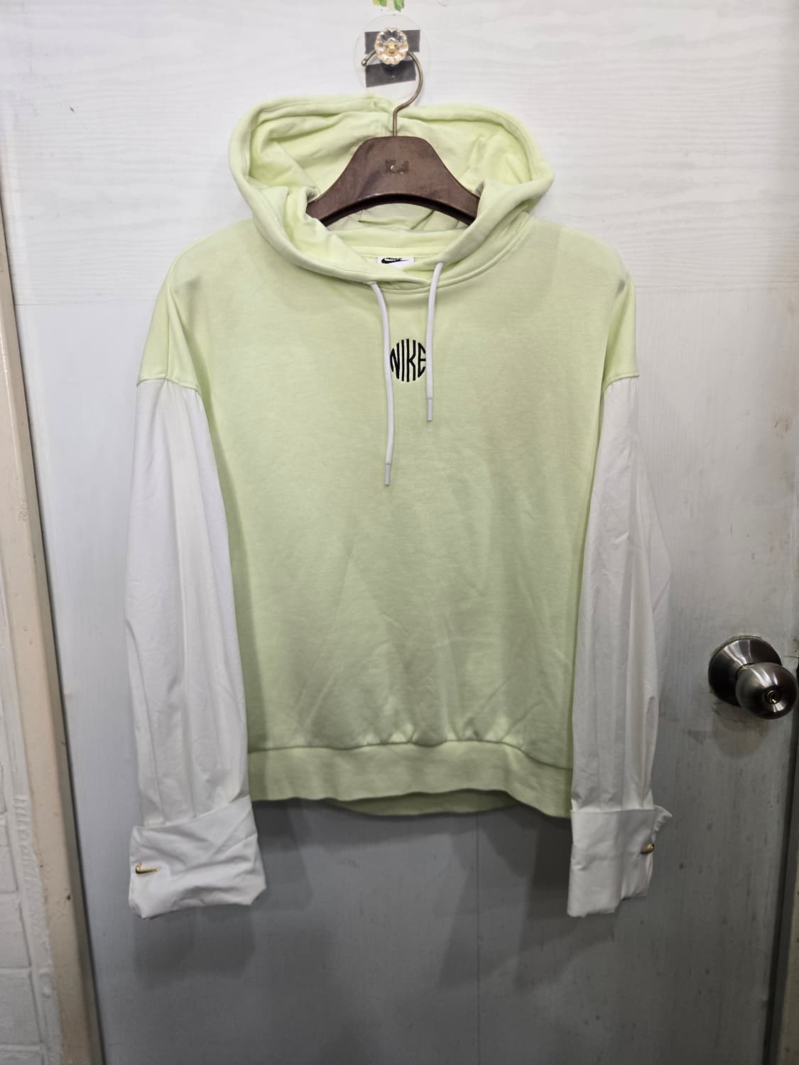 XS,85)) NIKE 나이키 후드티셔츠! 팔 셔츠재질! 금장로고! 추천 상품이미지1