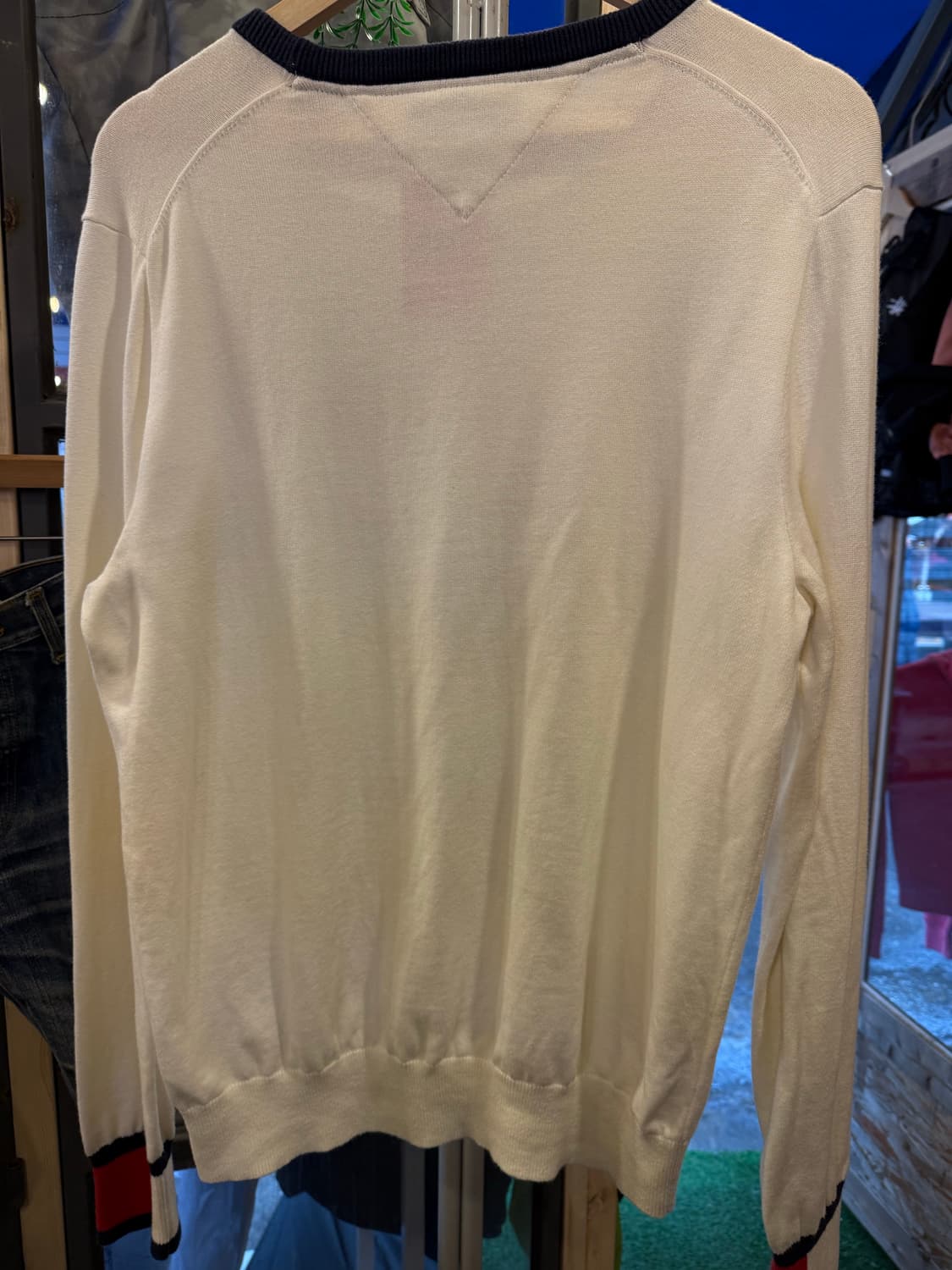 타미힐피거 화이트 라운드 니트 상품이미지4