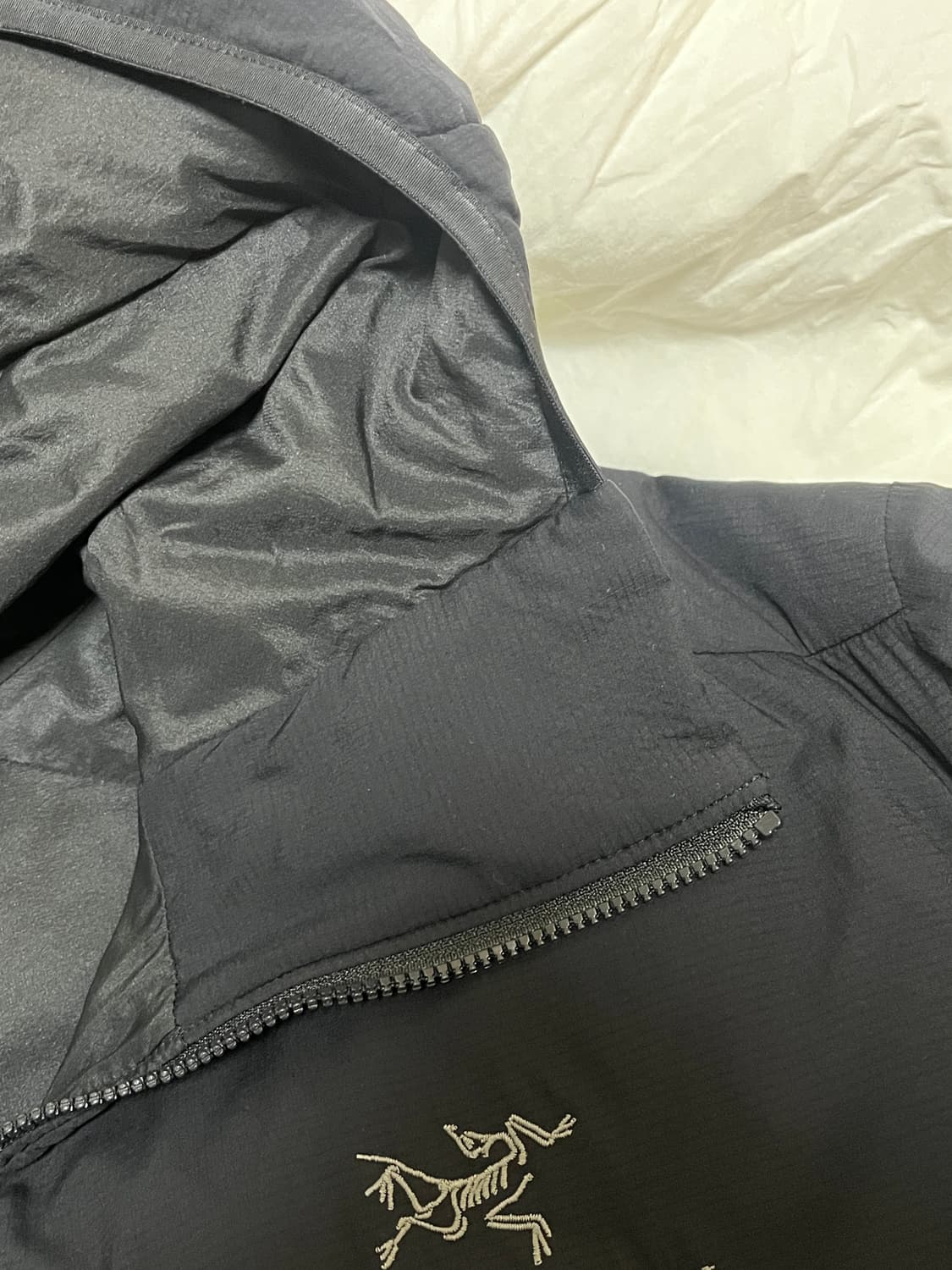 아크테릭스 아톰 LT 후디 블랙 상품이미지4