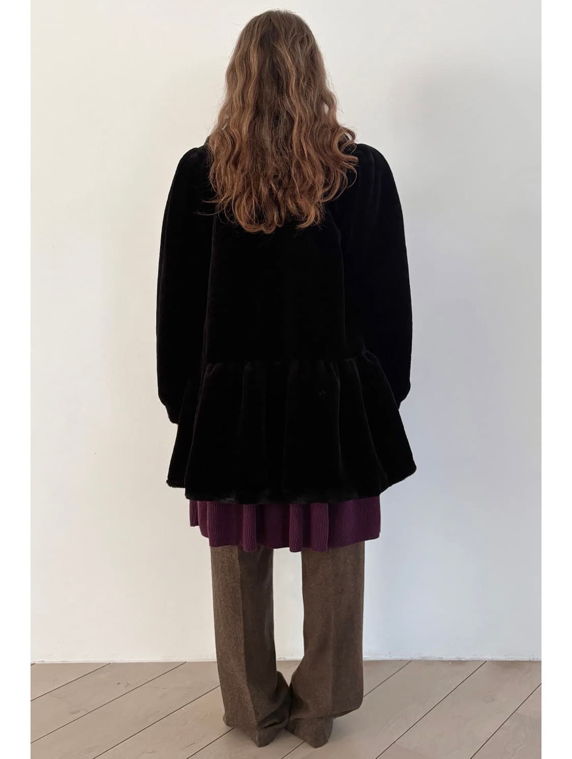 시눈 SN Ruffled Shearling Fur Coat (Black) 상품이미지5