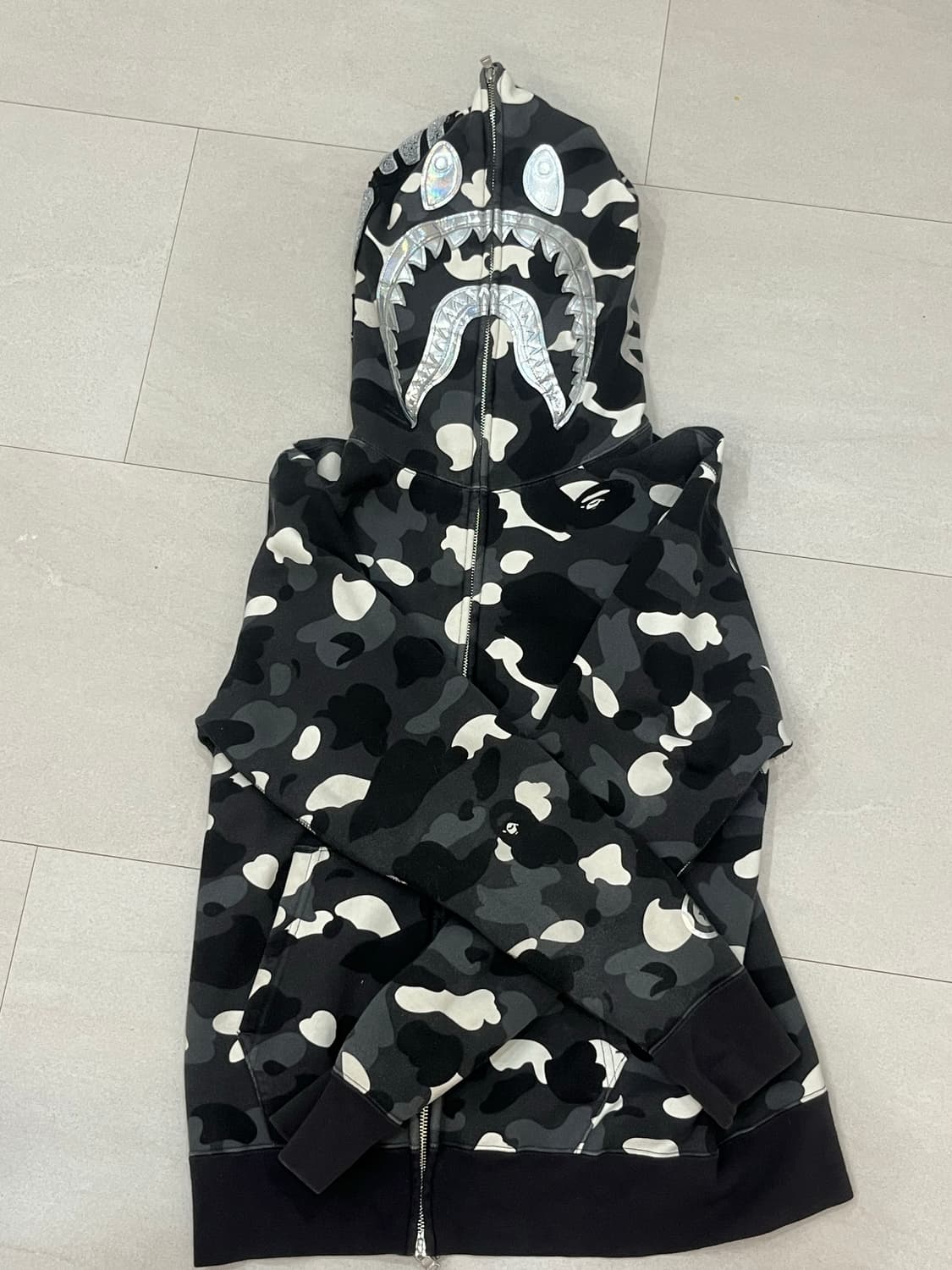 베이프 시티카모 야광 블랙 후드집업 급처 상품이미지2
