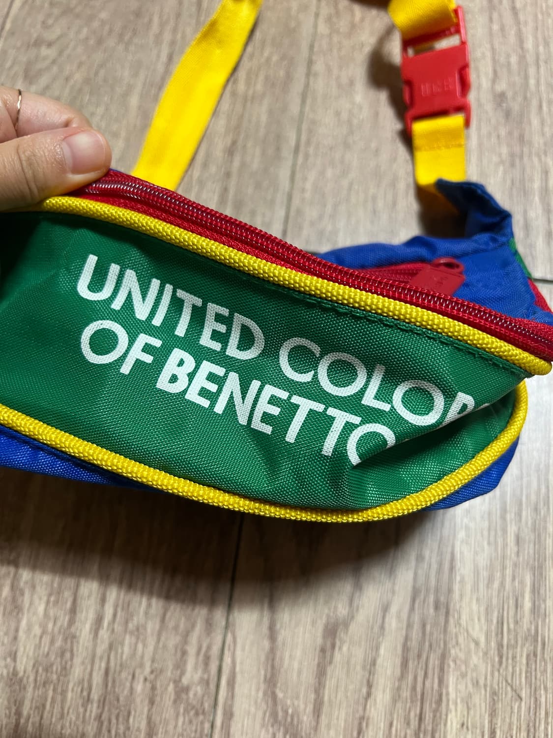 BENETTON 베네통 빈티지 컬러 바디백 상품이미지4