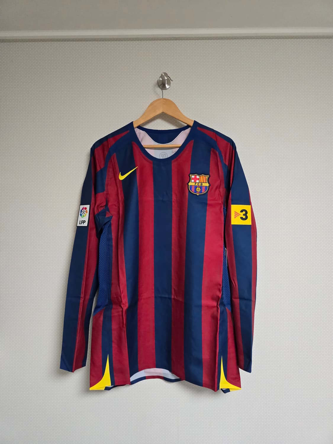 05-06 바르셀로나 홈 긴팔 리이슈 호나우지뉴 상품이미지2