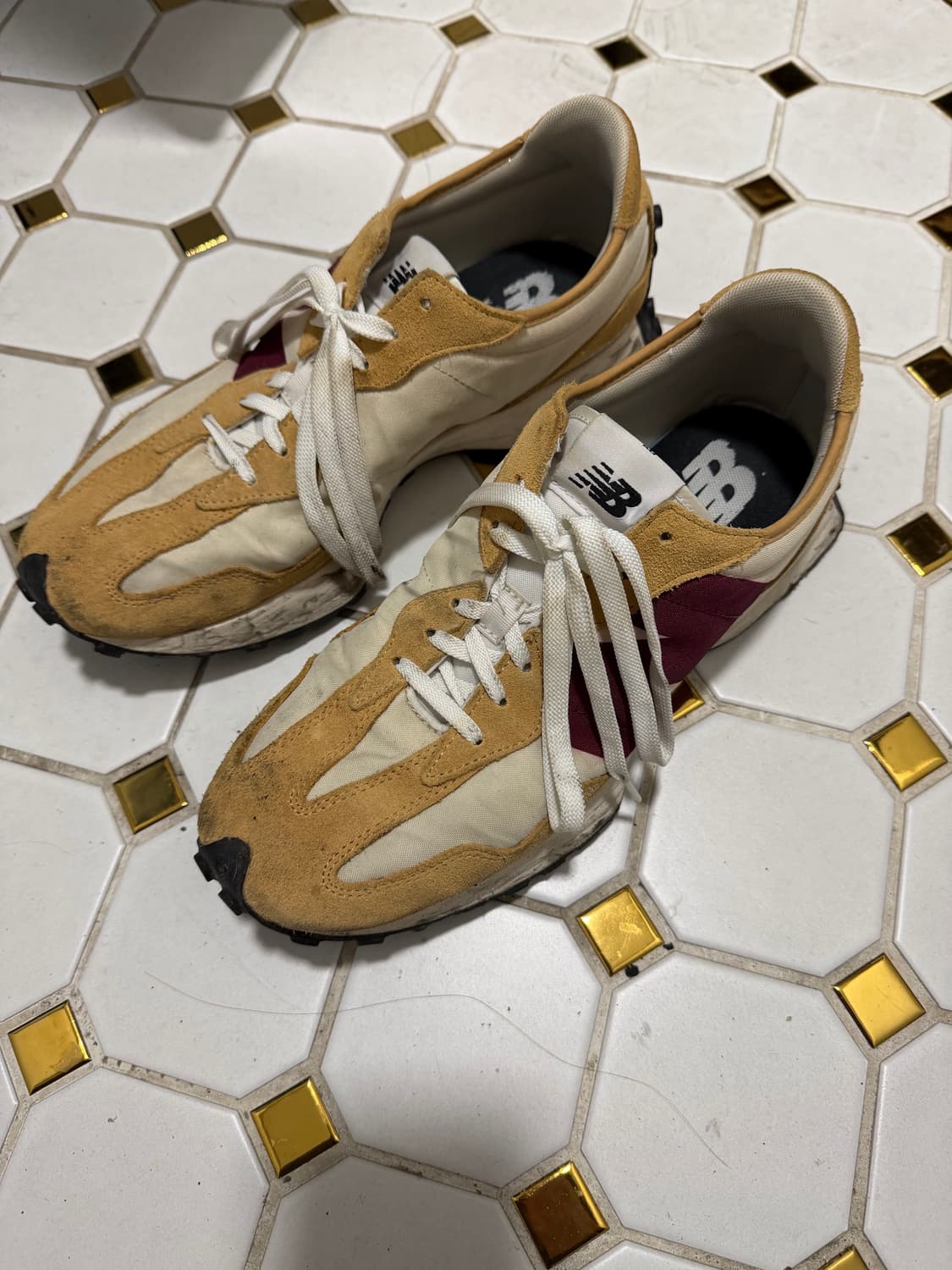 뉴발란스 327 상품이미지1