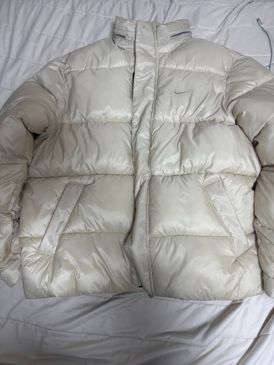 나이키 크림 다운패딩 상품이미지1