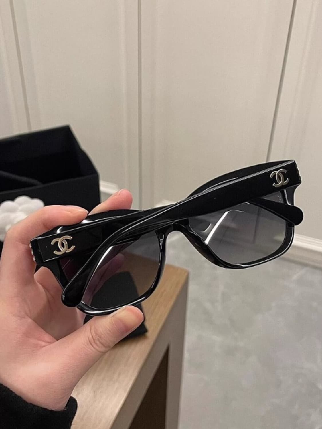 샤넬 진주 장식 편광 선글라스 블랙 정품 상품이미지5