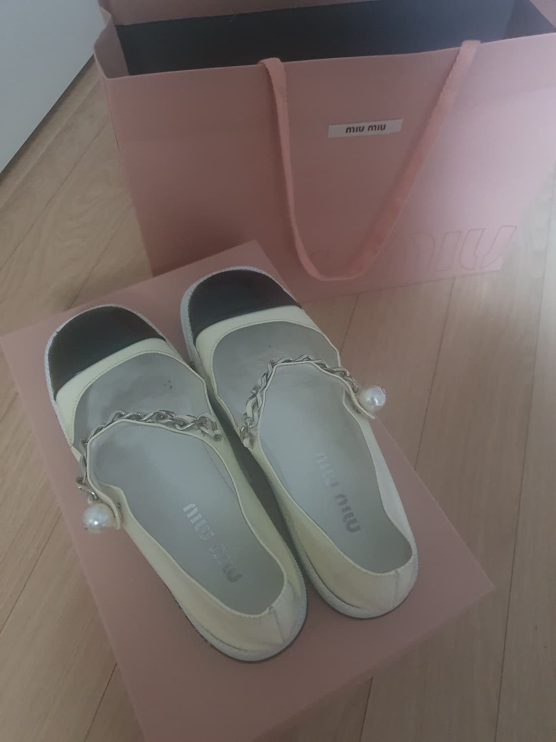 미우미우 메리제인 단화 상품이미지1