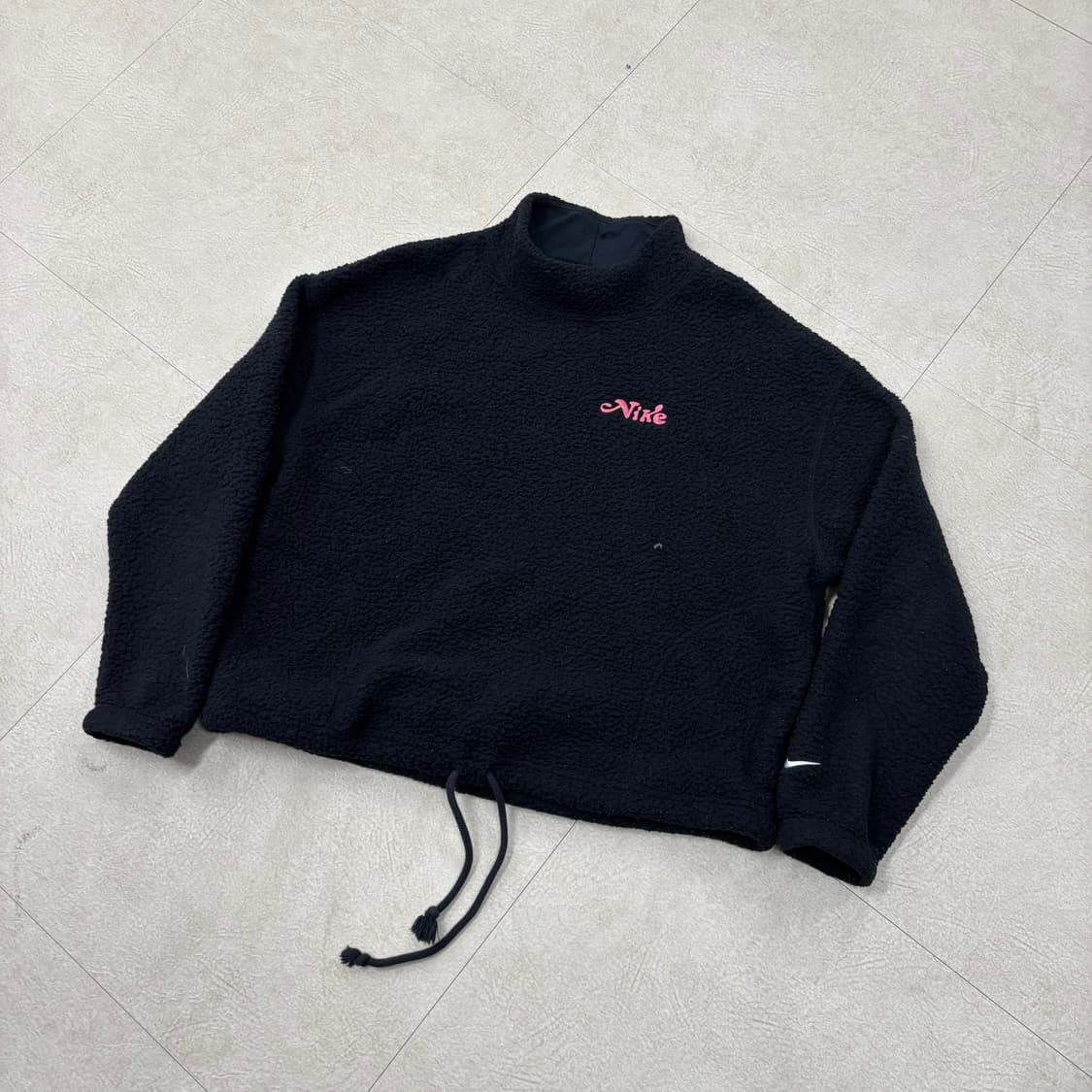 나이키 스몰로고 플리스 크롭 맨투맨 상품이미지1