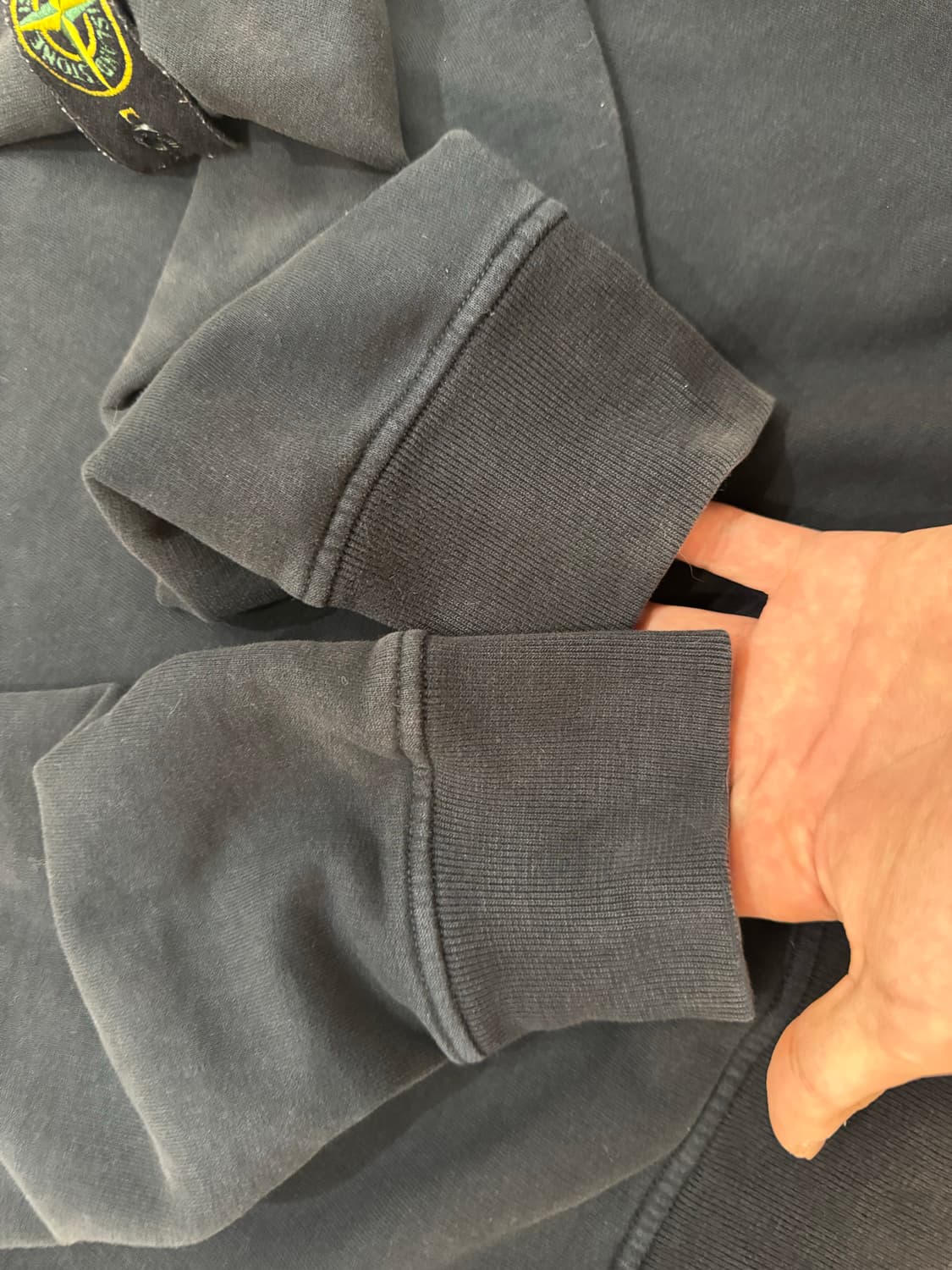 [정품] 스톤아일랜드 블랙 맨투맨 S 상품이미지3