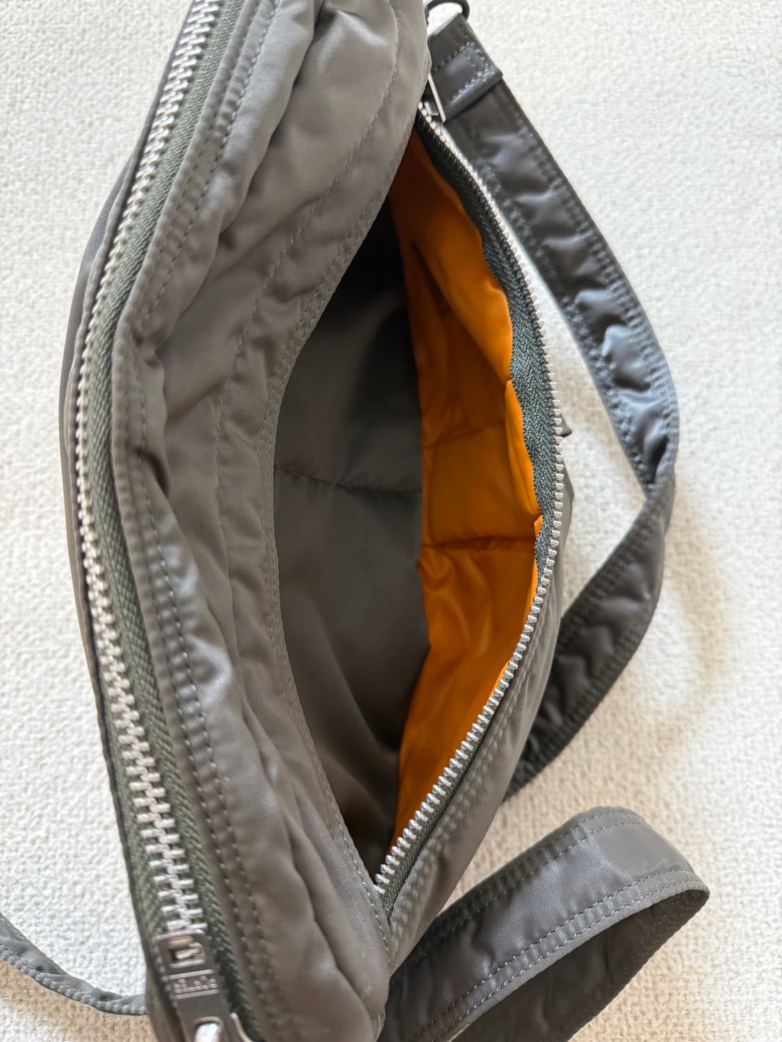 PORTER 포터 탱커 반달 숄더백 블랙 상품이미지10