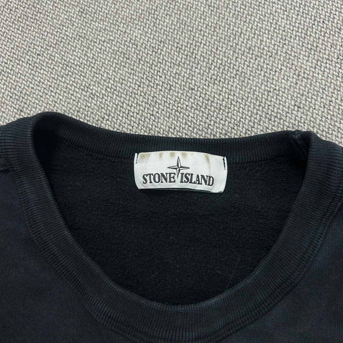 스톤아일랜드 블랙 와펜 맨투맨(2XL) 상품이미지4