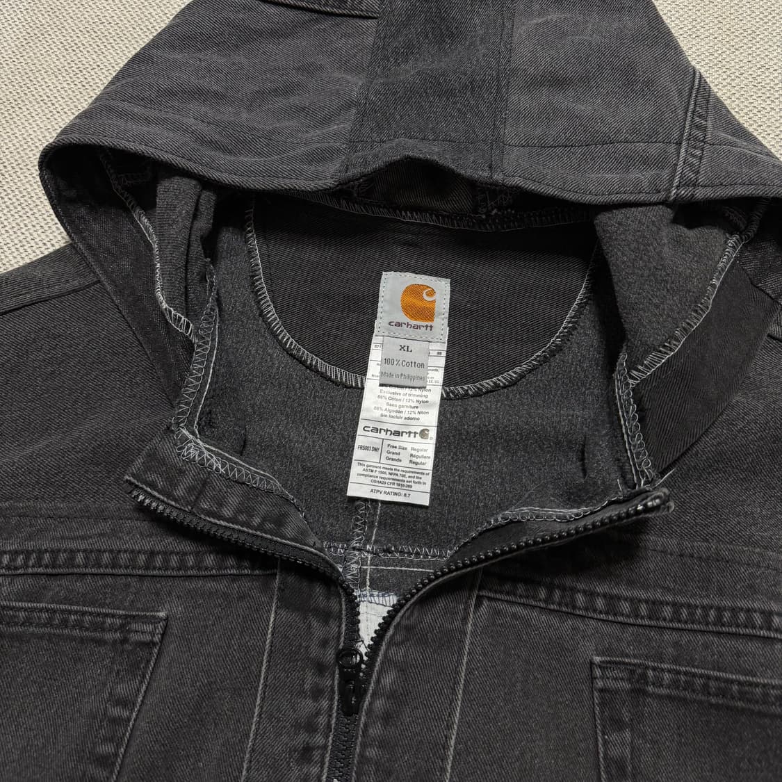 칼하트 블랙 데님 포켓 후드 자켓 상품이미지3