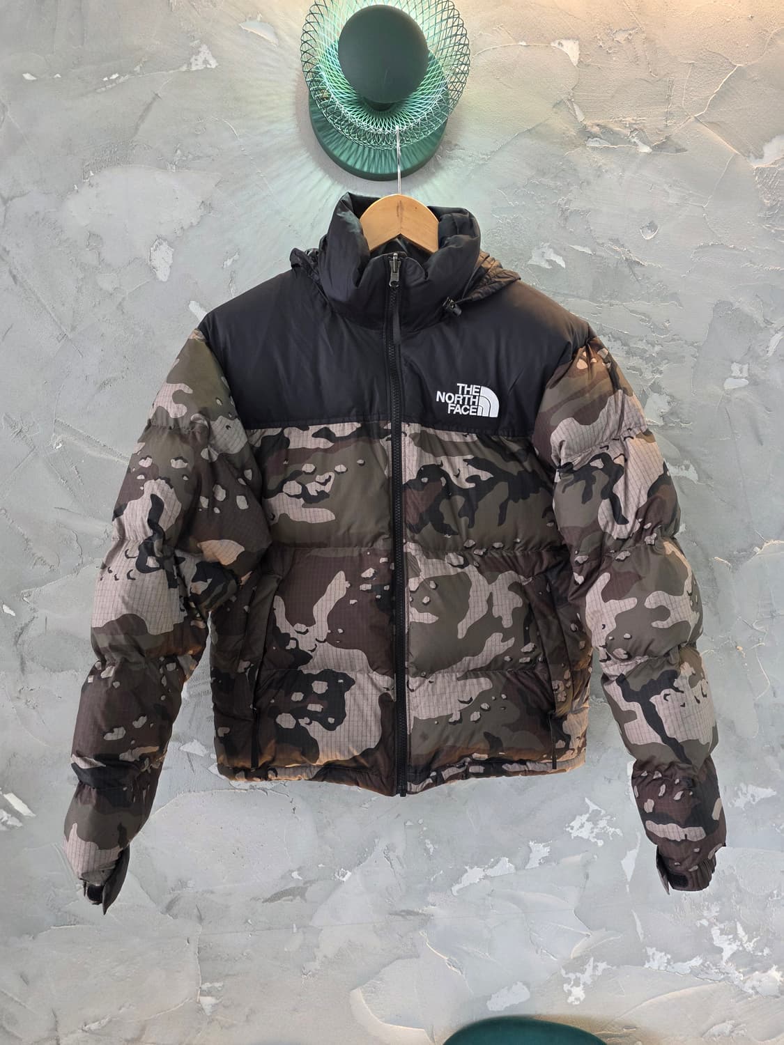 노스페이스 눕시 카모 패딩 S 상품이미지1