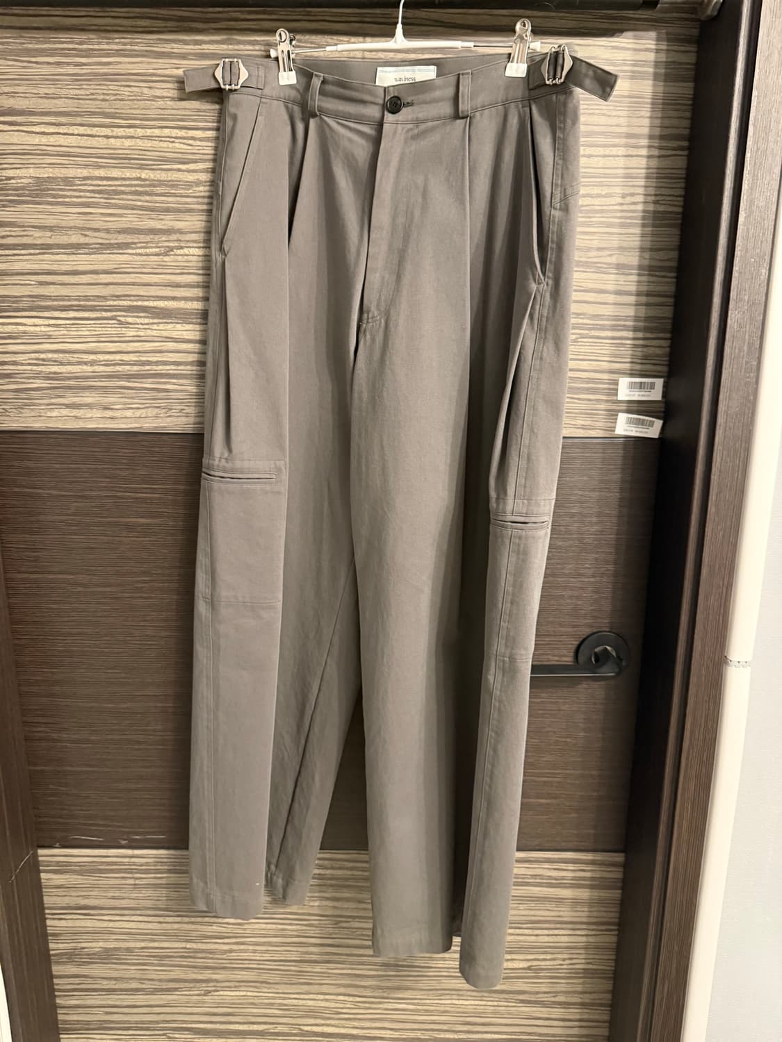 [2]웨이비니스 도슨트 치노 팬츠 차콜 팝니다 상품이미지3