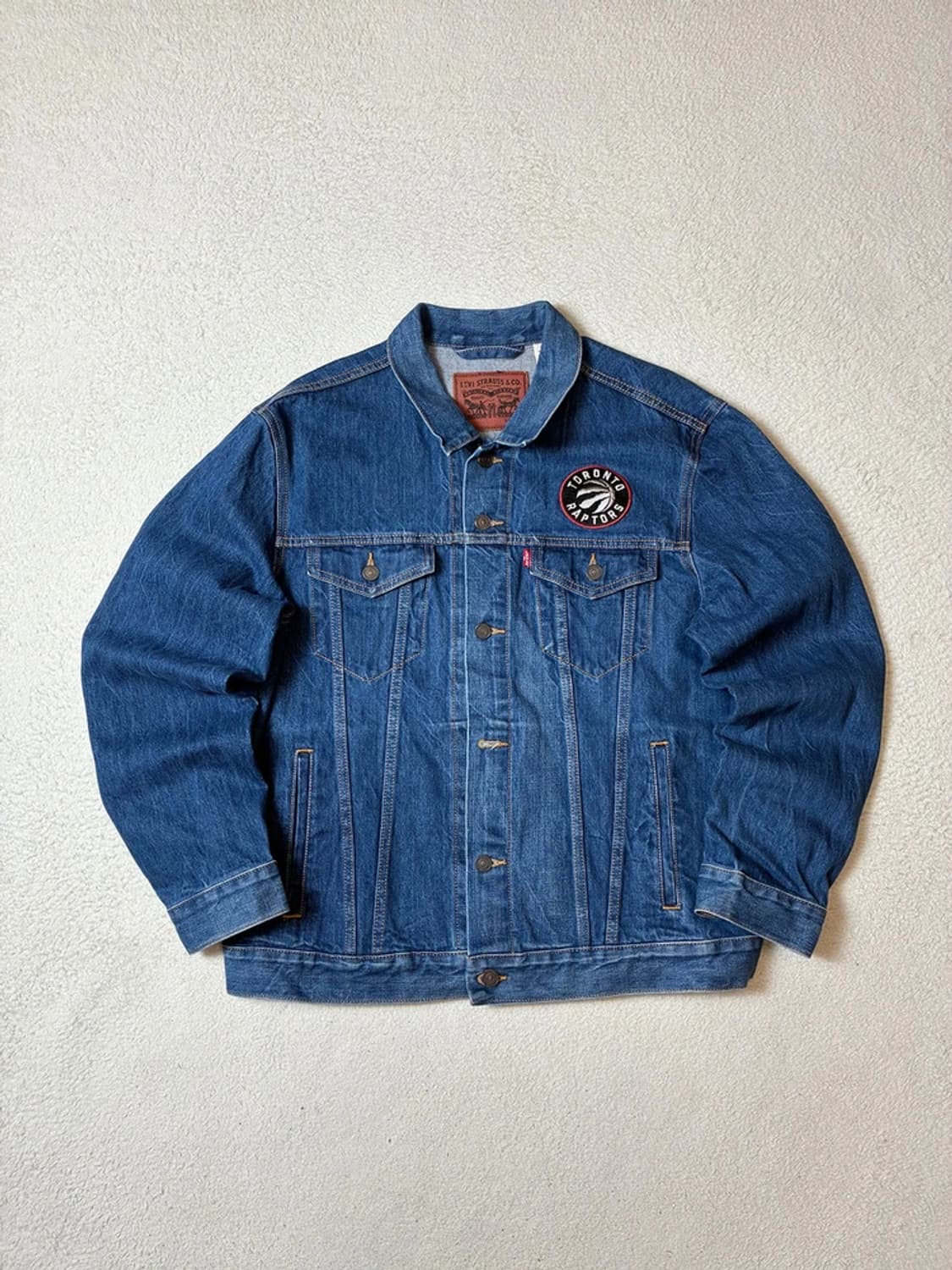 리바이스 X RAPTORS NBA 트러커 데님 자켓 PN7470 상품이미지4