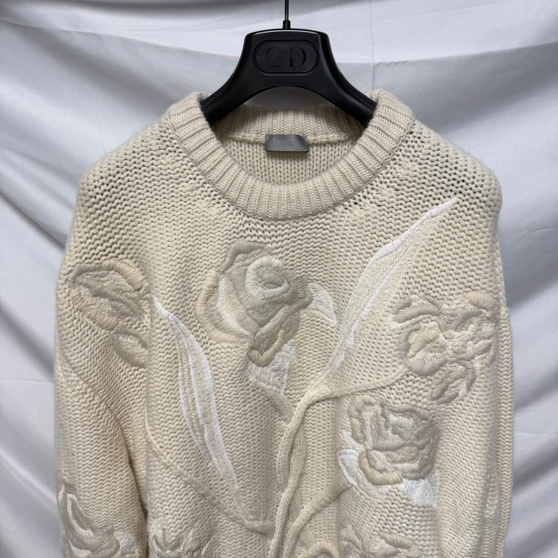 [S+급/L] 디올 플라워 자수 니트 스웨터 아이보리 상품이미지2
