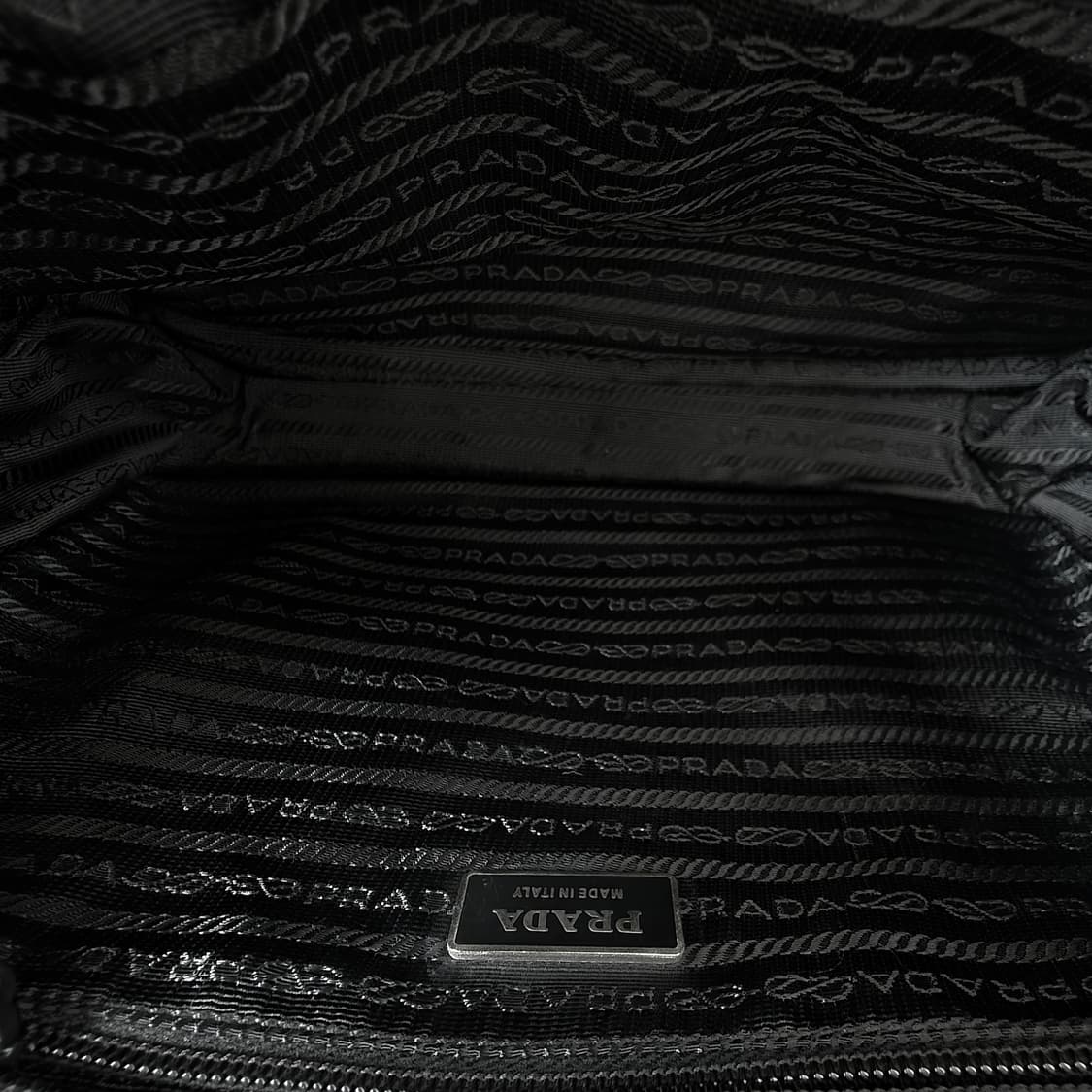 [정품 PRADA] 프라다 투버클 나일론 크로스백 메신저백 남녀공용 상품이미지8