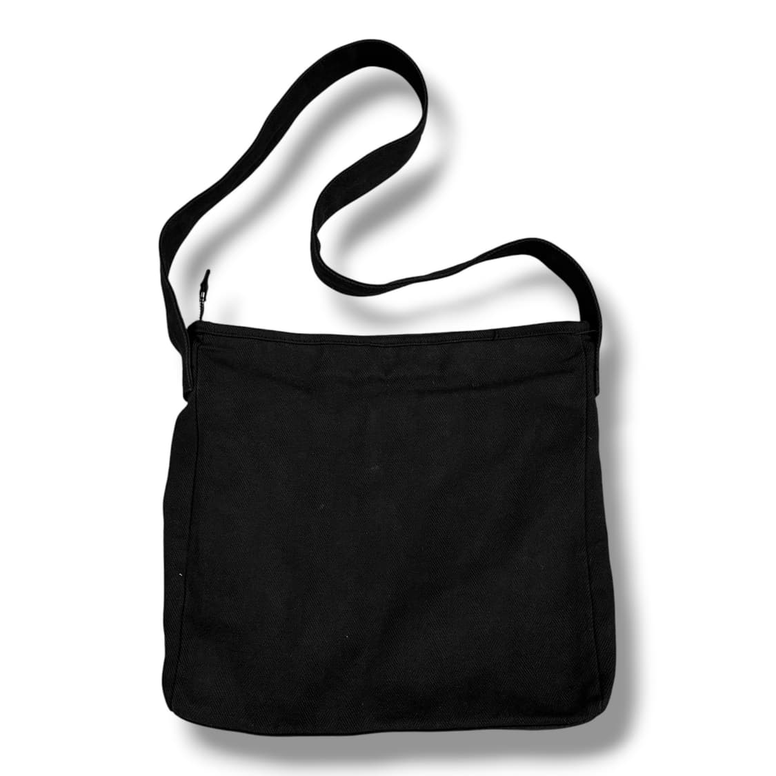 더뮤지엄비지터 SCULPTURAL ART BAG 상품이미지2