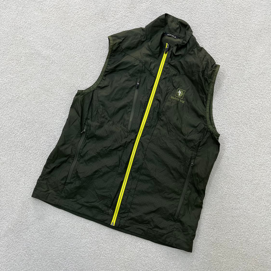 105 블랙야크 경량 바람막이 조끼 0414M 상품이미지1
