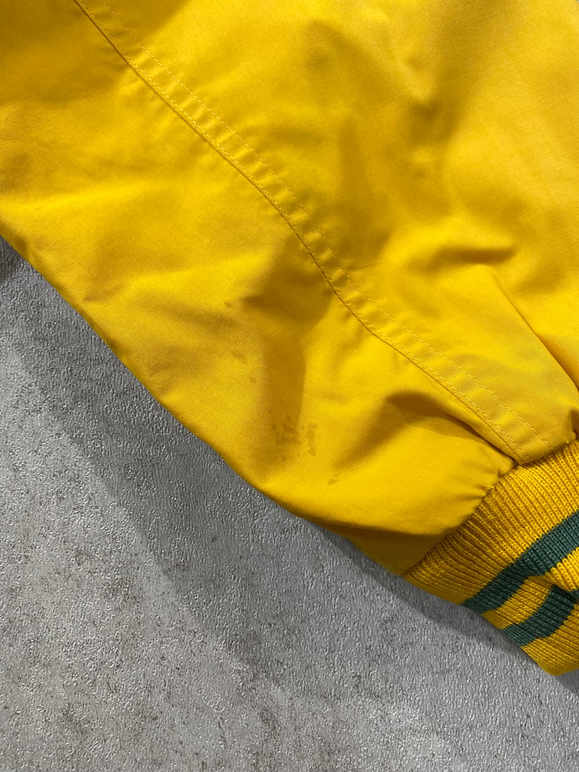 [L-XL] 80s Adidas 아디다스 어센틱 라인 올드스쿨 봄버자켓 상품이미지4