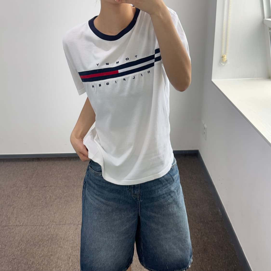 Tommy Hilfiger 타미힐피거 화이트 반팔  상품이미지1