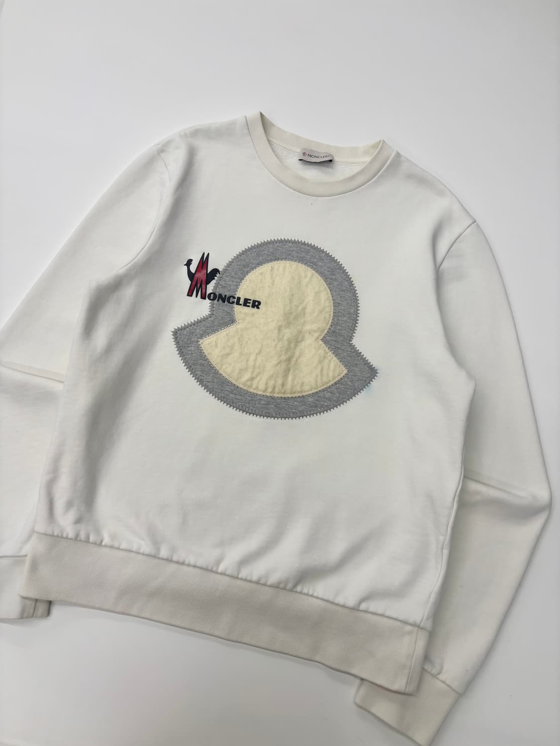 Moncler 몽클레어 18FW 엠브로이드 크루넥 맨투맨  상품이미지1