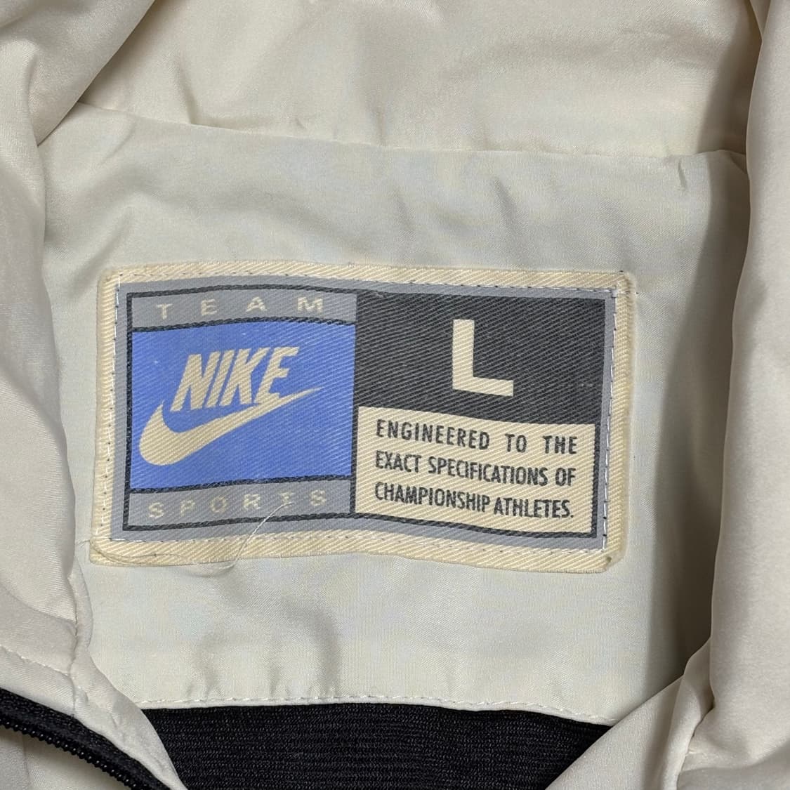 L 나이키 바르셀로나 크림 블랙 배색 바람막이 상품이미지4